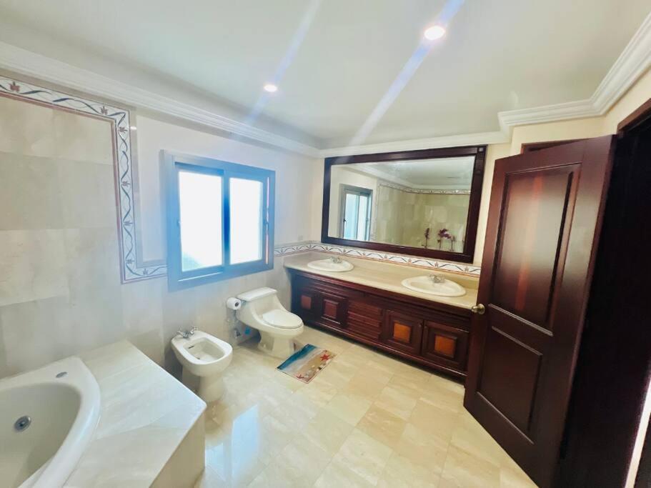 Beach Front Penthouse In Exclusive Tower 산토도밍고 외부 사진