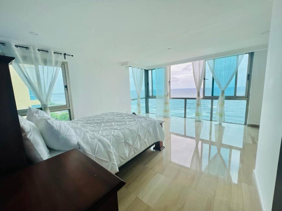 Beach Front Penthouse In Exclusive Tower 산토도밍고 외부 사진